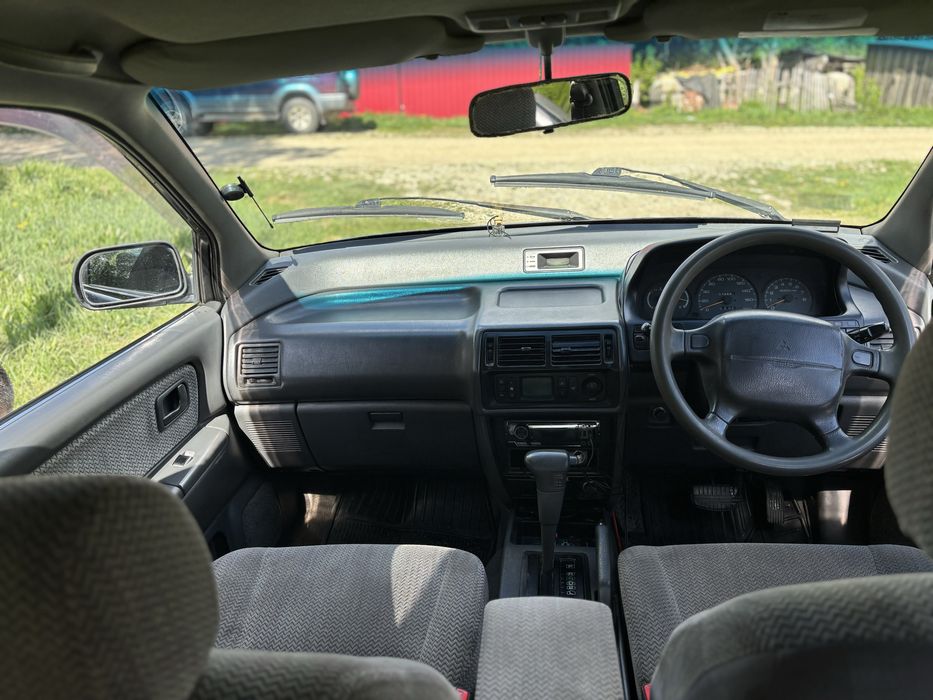 Продам семейный автомобиль