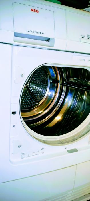 Продавам сушилня AEG T540
