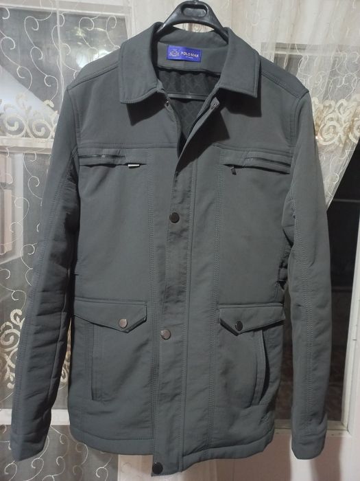 Qishki bahorgi kurtka sotiladi