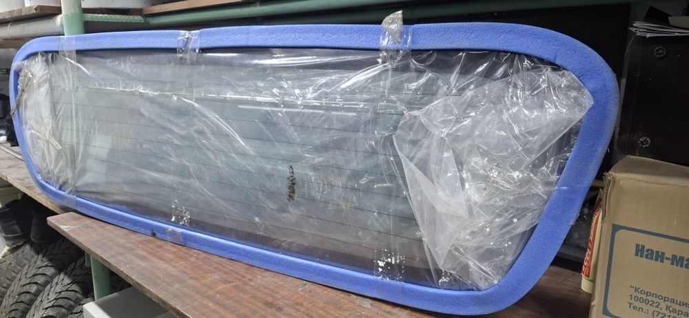 Заднее стекло Mitsubishi