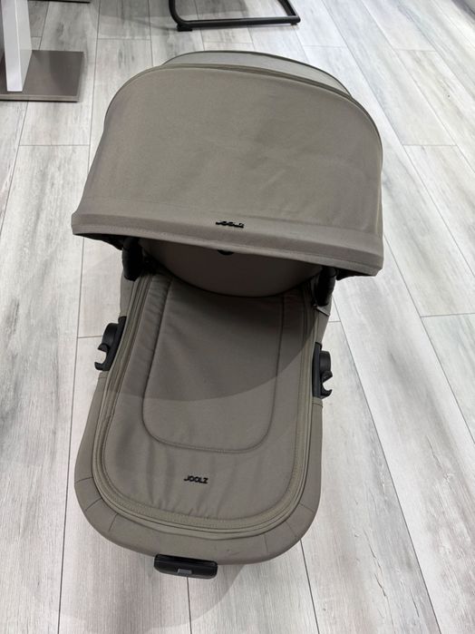 Vând landou joolz aer plus