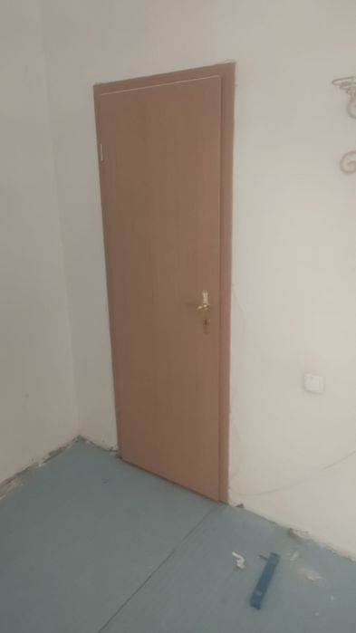 Продам двери ламинат и другое