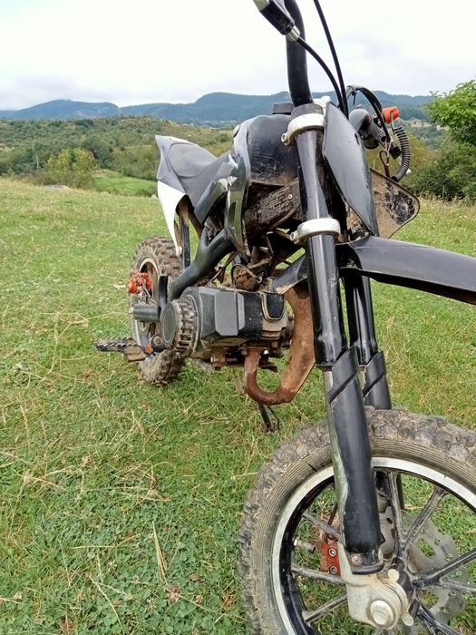 Vând pocket bike 49cc