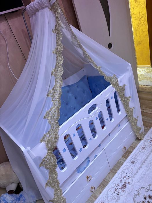 Бебешко.     легло