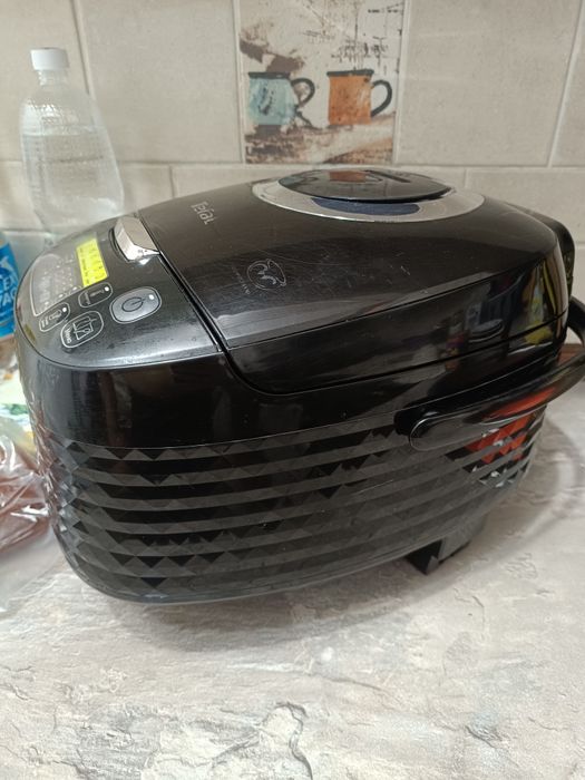 Продам мультиварку в хорошем состоянии