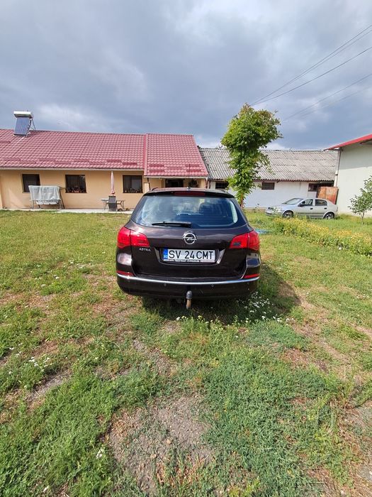 Vând Opel Astra Tourer,benzina,1.4,120CP,2014,116800km,scaune și volan incalzite