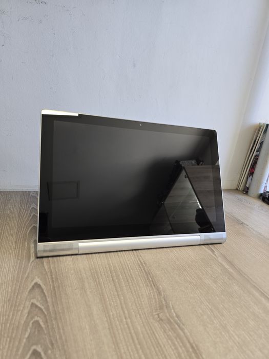 Таблет Lenovo Yoga 2 Pro с проектор!