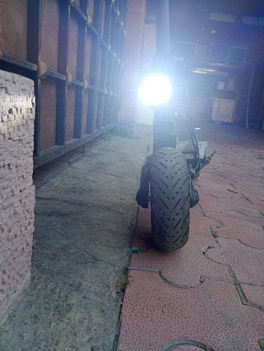 Продам электросамокат