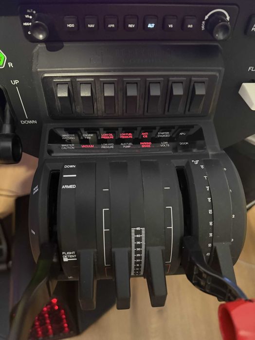 Simulator avion yoke, throttle, pedale, radio, autopilot flyHoneycomb