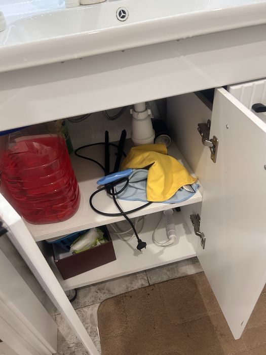 Раковина с тумбой продается