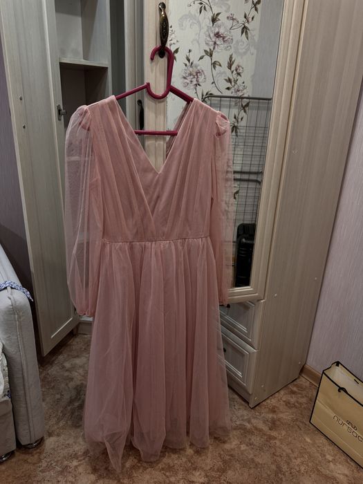 Платья продам срочно