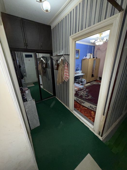 Продаётся 2-х комнатная квартира
6-10-хх 2 - этаже.