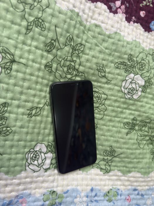 Продам Айфон 10, 256 гб, цвет черный.