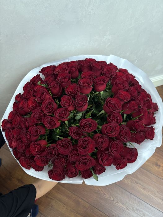 Свежие цветы букет 101 роза