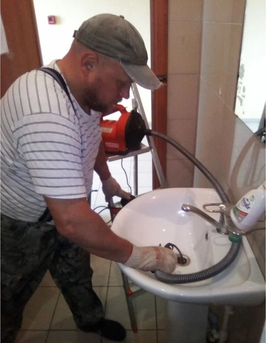 Засор Чистка труб конализации Сантехник услуги сантехника выезд