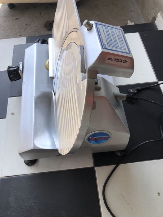 Feliator profesional Sirman Agata 300