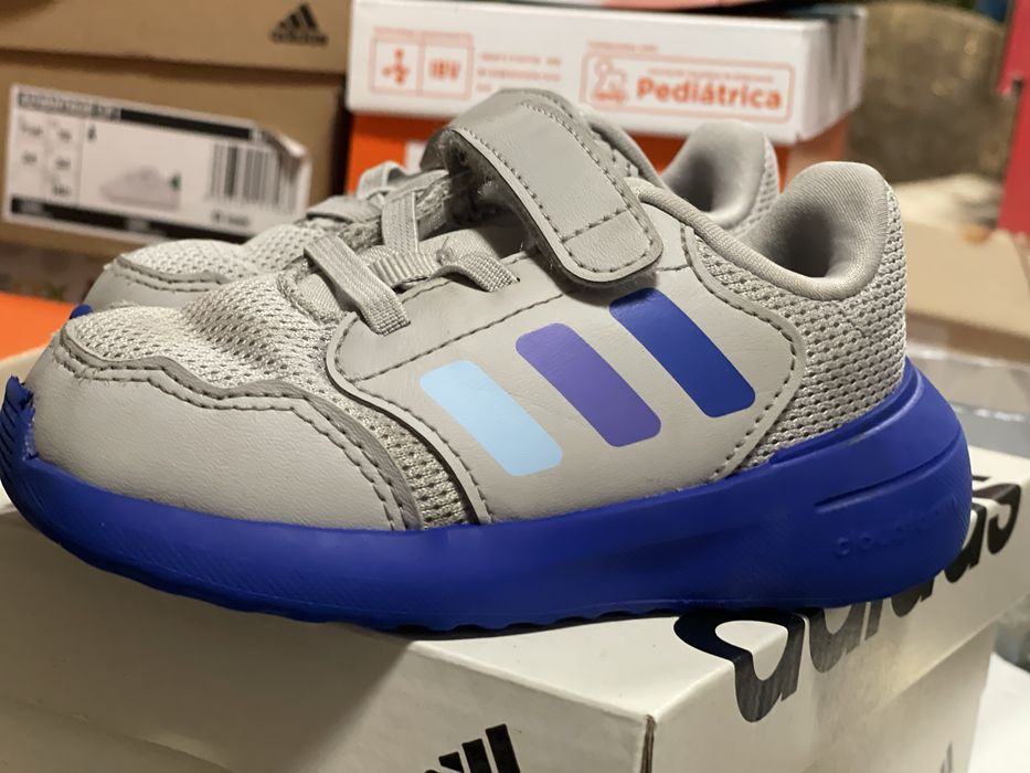 Pantofi Adidas marimea 23