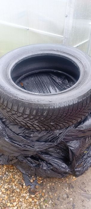 Зимни гуми за джип 235/65/18 Bridgestone