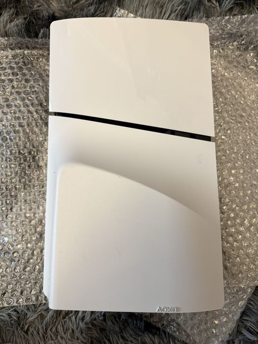 PS5 Slim cu Disc (1TB) - Ca Nouă, Puțin Folosită + Controler