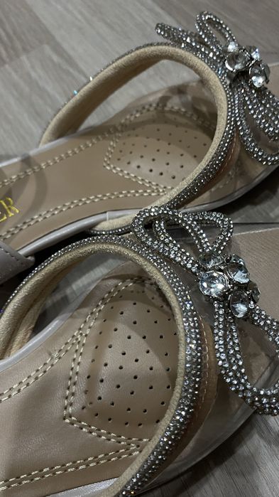 Продам новые туфли