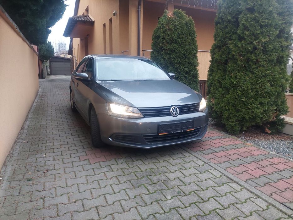 Vând  VW JETTA  1 6.TDI.