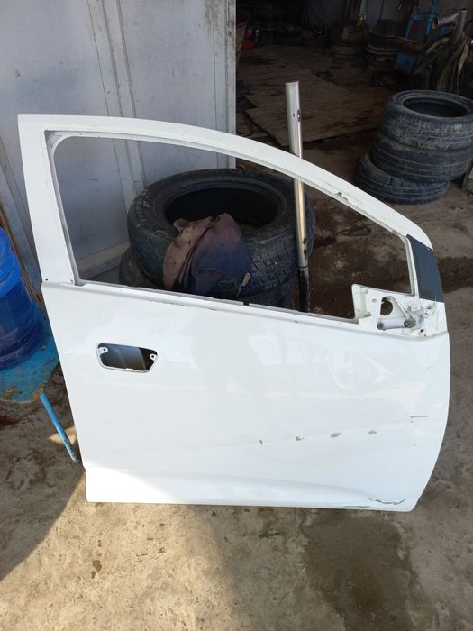 Spark oldi,orqa eshiklari sotiladi kelishilgan narxda