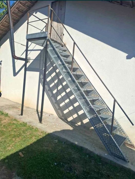 Vând scari zincate exterioare și interioare galvanizate cel mai bun pr