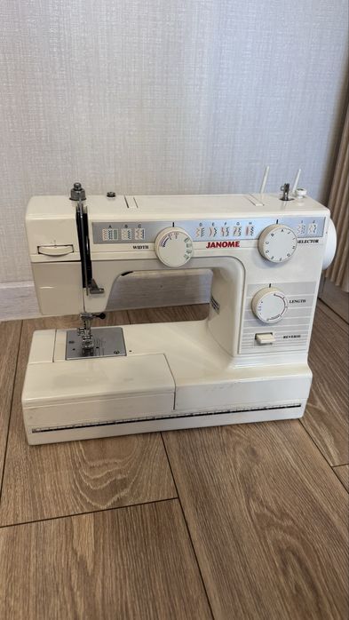 Швейная машинка janome б/у
