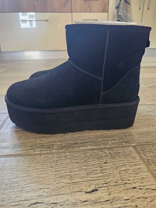 UGG ботуши, номер 40, нови