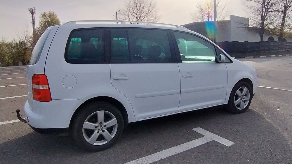 VOLKSWAGEN Touran 2006 — imagine 4