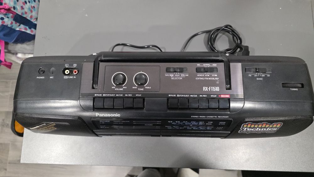 Panasonic radio casetofon 
Formats: Tape, Tuner

Loudspeakers: 2 x 100