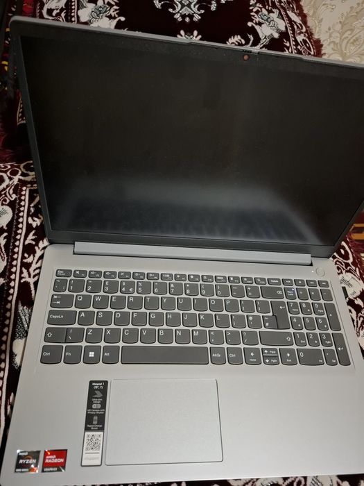 Lenovo ideapad 1