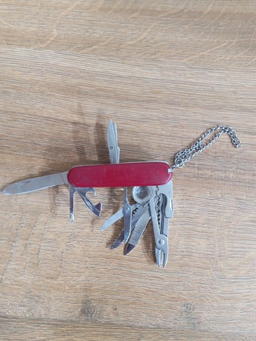Нож складной многофункциональный