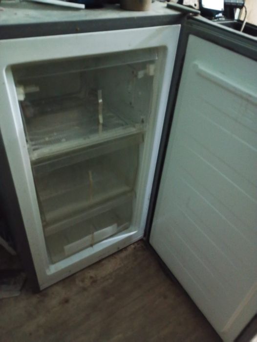 Продам морозильную камеру