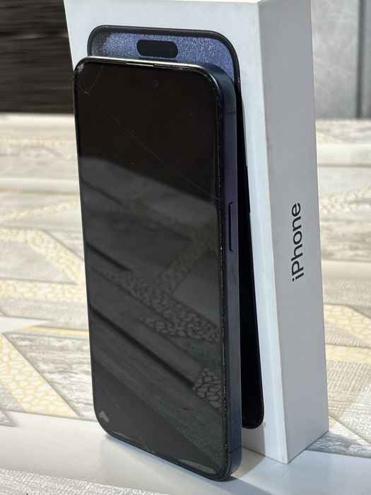 Продам Айфон 15 про мах 256GB