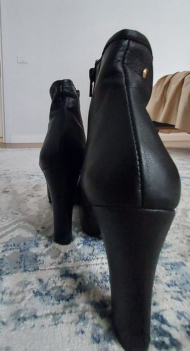 Încălțăminte dama piele naturala.