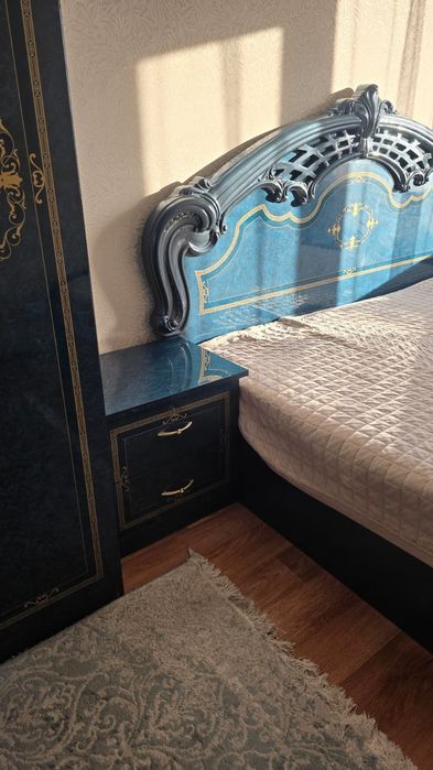 Продается спальный гарнитур