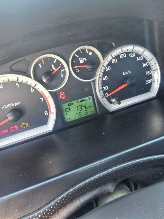 Срочна нексия3 автомат сотилади
