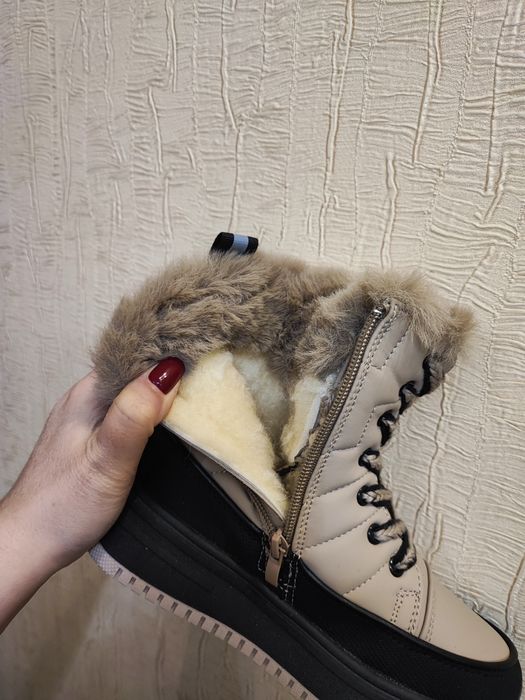 Зимние сапожки для девочки.НОВЫЕ!