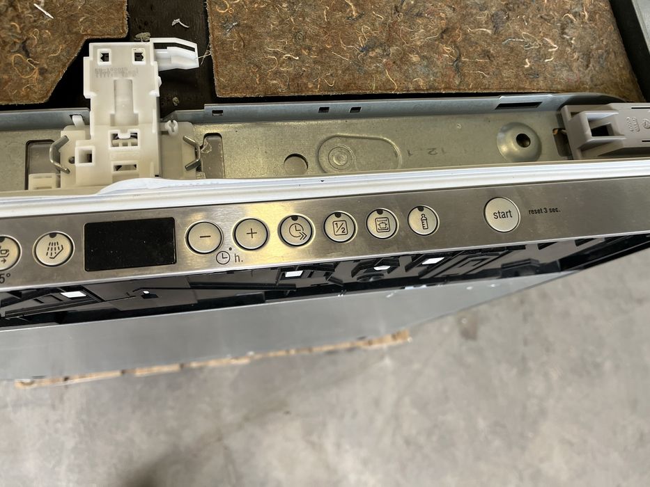 Съдомиялна за пълно вграждане Neff