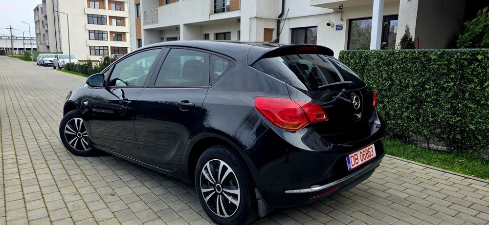 Opel astra j 1.7 cdti facelift  intretinut ,rar efectuat,volan incalzi