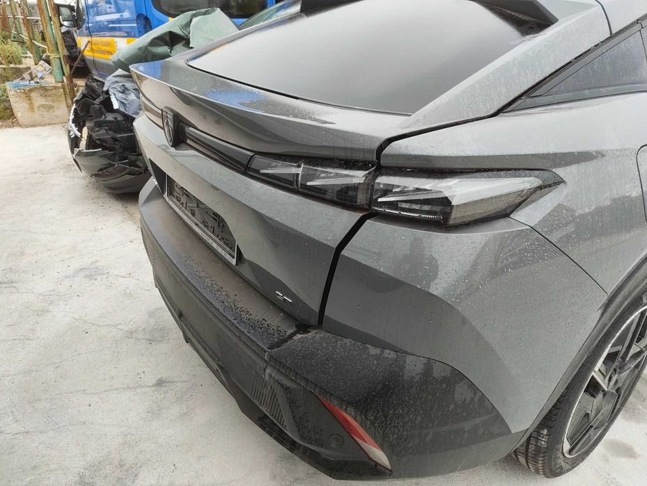 Peugeot 408 GT-LINE-ЗА ЧАСТИ