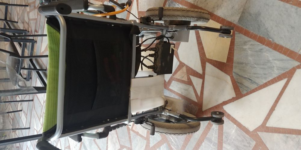 Инвалидное кресло с электроприводом