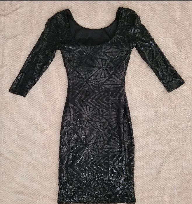 Rochie neagra din  paiete