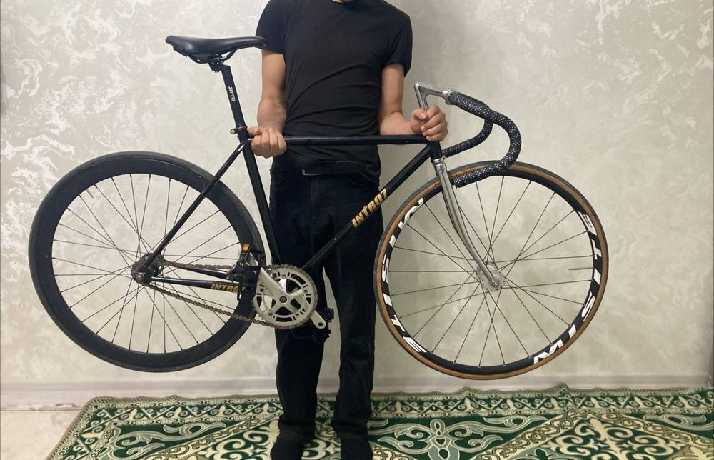 Фикс Intro manroe-c