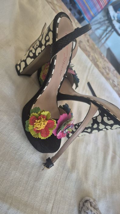 Босоножки.  Очень красивые