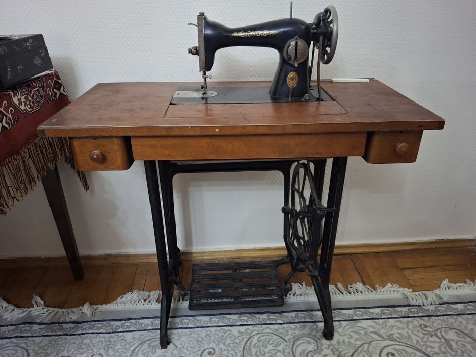 Антикварная машинка. (ПОДОЛЬСКАЯ)