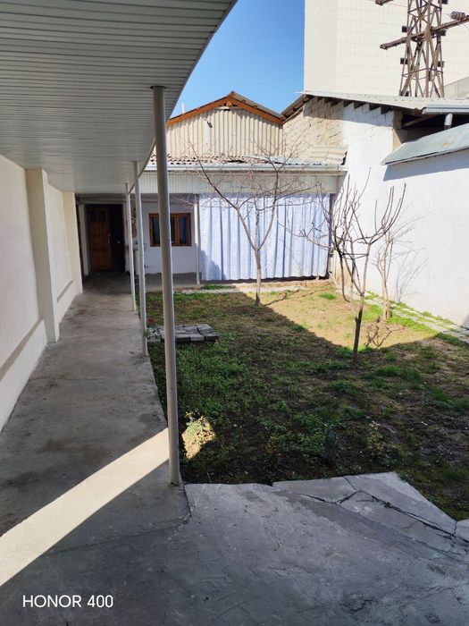 Hovli sotiladi 3,5 sotix