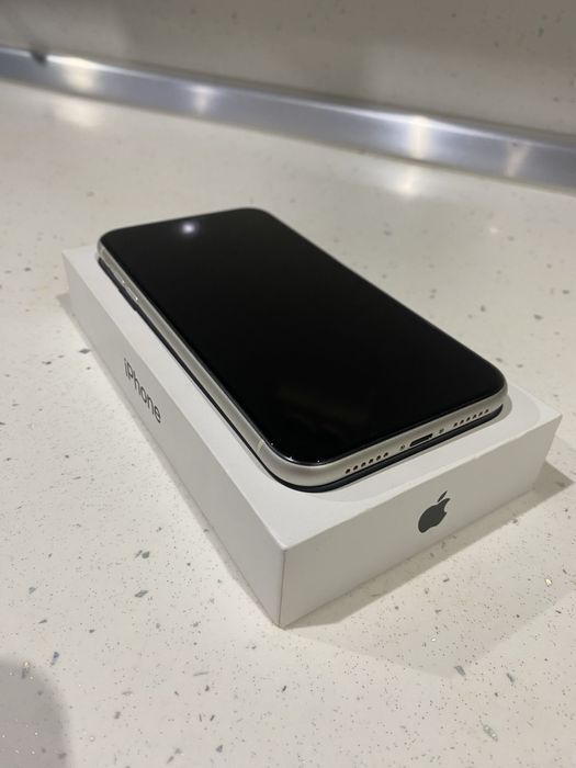 iPhone 11 White