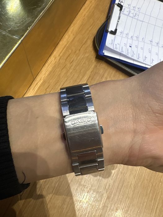 Часы casio б/у продам
